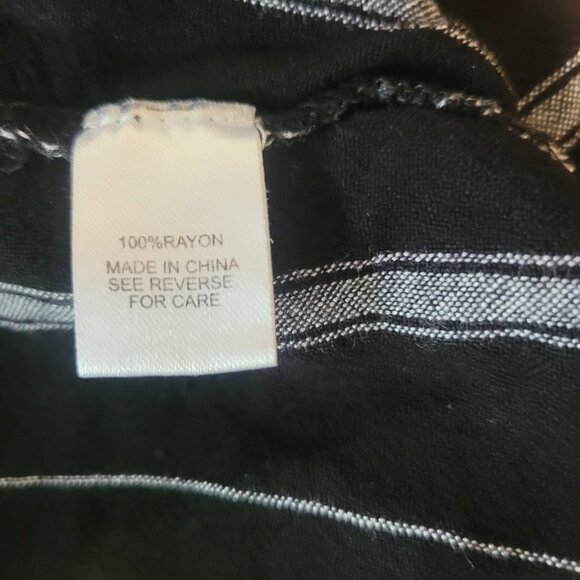 Socialite Off The Shoulder Top Long Sleeve Black White Womens Size XS XSmall - Picture 7 of 10